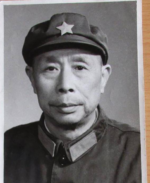 1959年,正军级少将出任军政主官,为建国来首例_金如柏_工作_晋绥军区