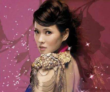 辣眼睛小哈利20岁高调男扮女装引外界讨论 伊能静:这是我的孩子_中国