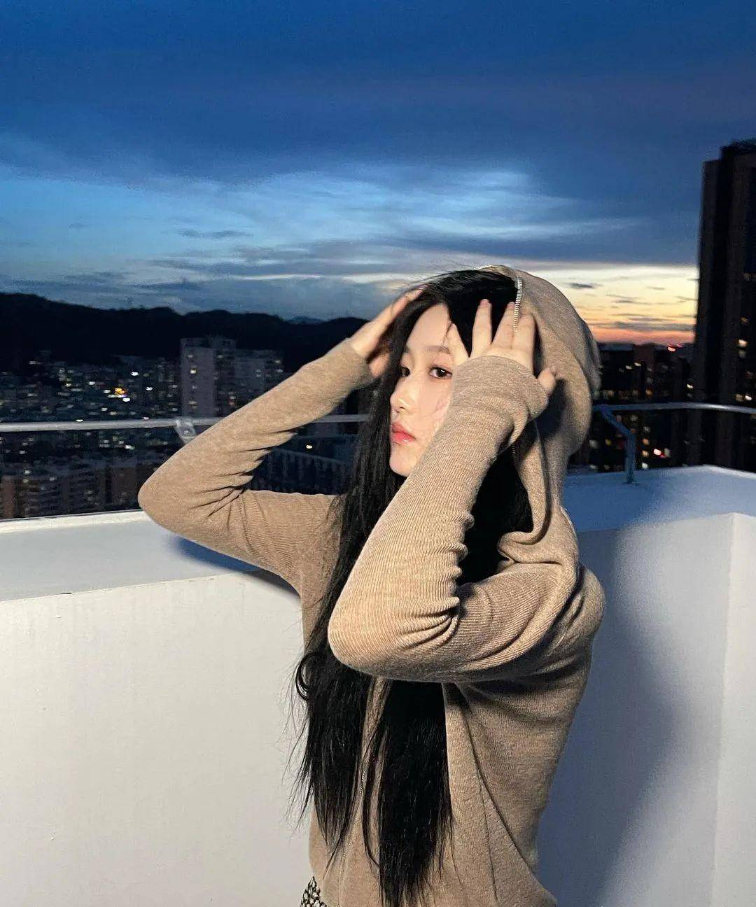 国产网红林真,神似刘亦菲的气质范高冷女神_美女_人气_大网