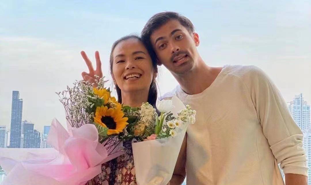 歌手韦唯宣布前夫去世,前夫为知名钢琴家,两人已经离婚十八年_迈克尔