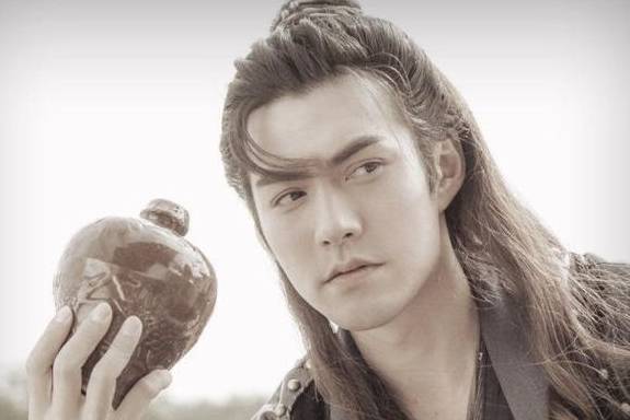 《圣墟》中有关映谪仙的终极猜想,她背叛男主楚风真另有隐情?