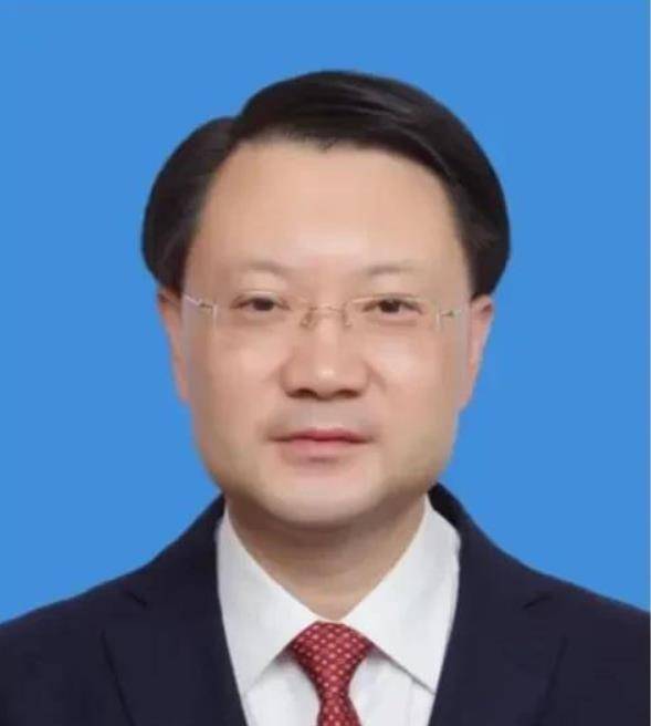 曾任曾任扬州市接待办主任,扬州市江都区委副书记,区长,江都经济开发