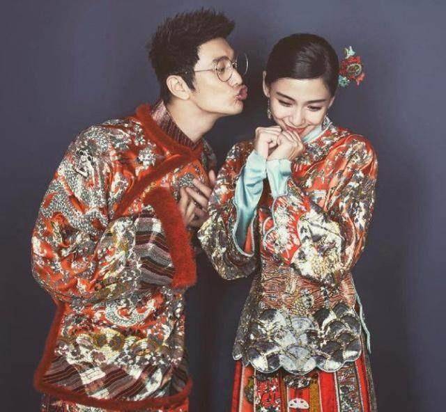 黄晓明亲吻baby中式结婚照曝光撒了一把狗粮_唐装_网友_照片