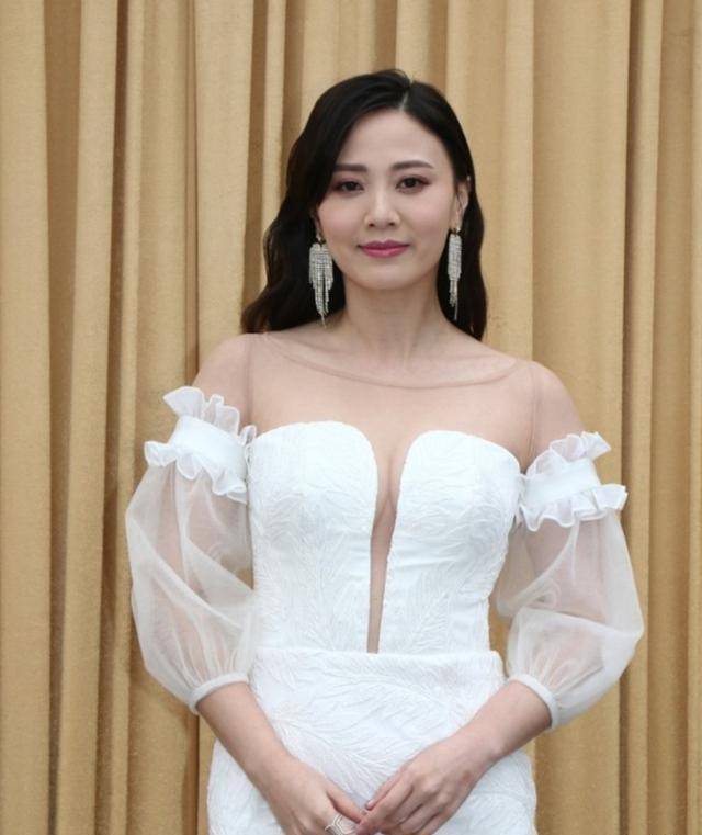 朱晨丽打破失宠谣言正式回tvb拍戏直言拍电影面对古天乐有压力_电视