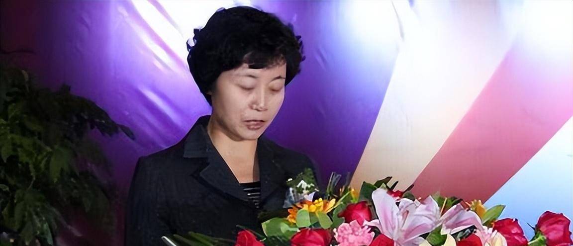 原创青海女巨贪家被查出密室丈夫看到一半受不了忙问能不能先走