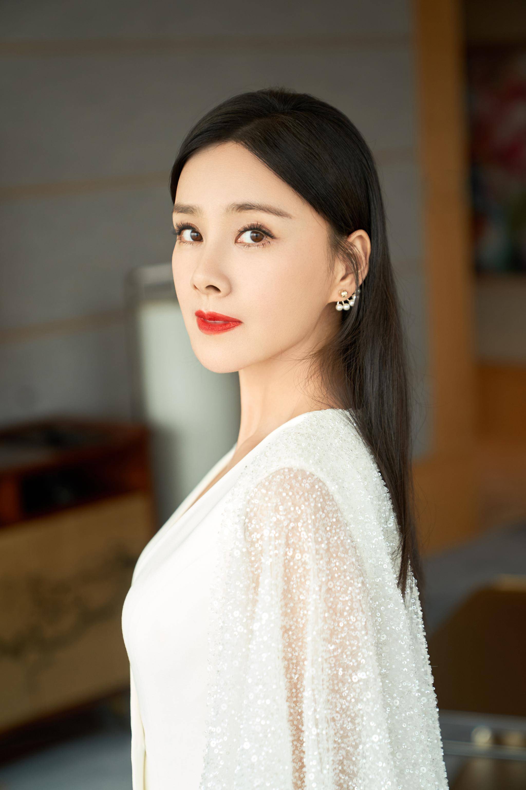 何琳:因一顿饭和丈夫结缘,和婆婆情同姐妹,日子红红火火有滋味_演艺