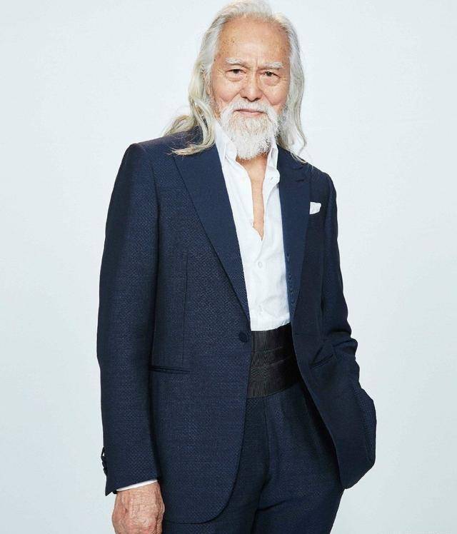 高龄老戏骨王德顺,沉迷健身,85岁依旧保持着令人羡慕的肌肉线条_运动