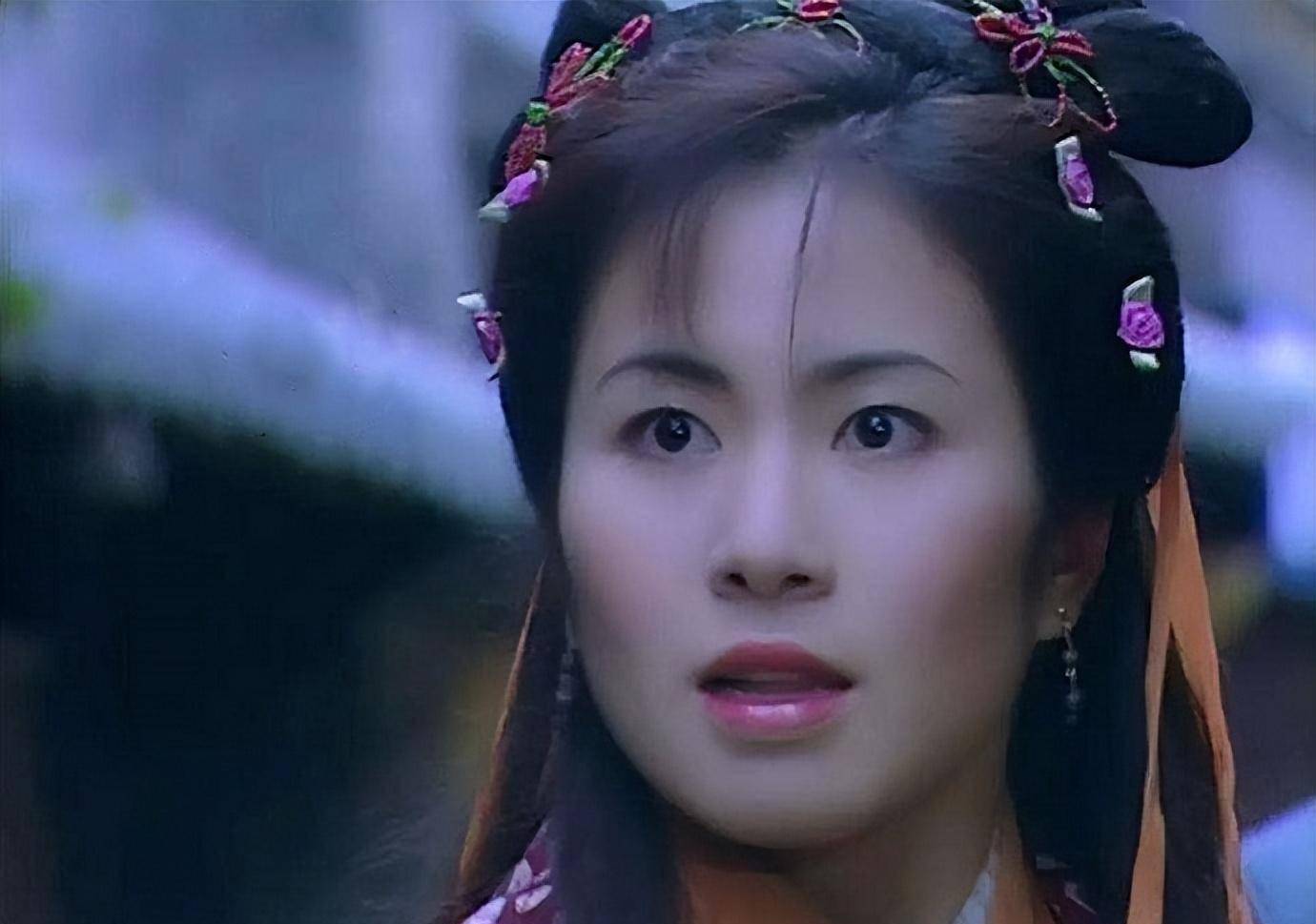 2015年,叶璇向内地男友小默表白,两人交往4年后于2019年分手.