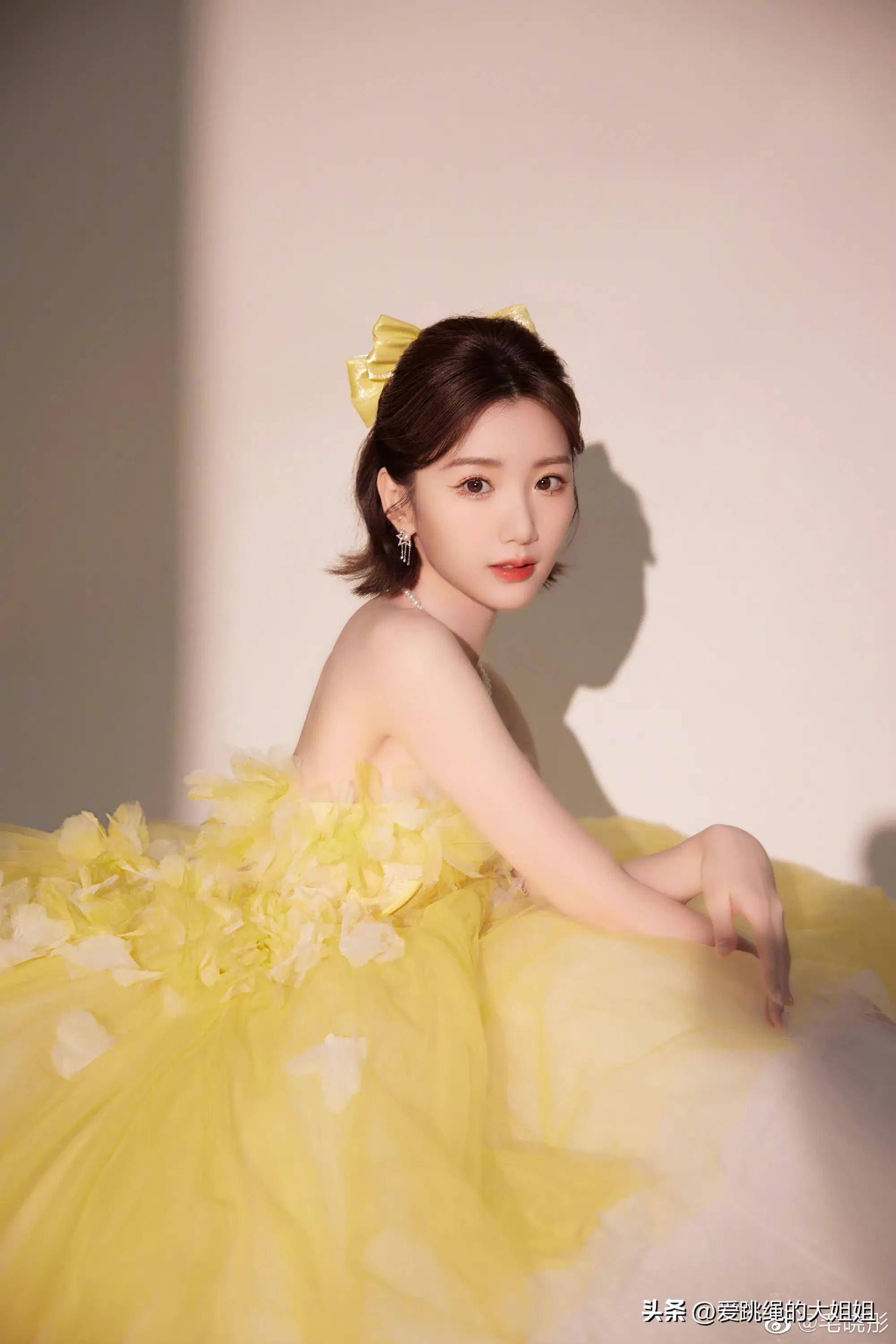 湖南卫视春晚,毛晓彤李一桐徐梦洁王楚然《四季蜜语》简直美炸了_一身