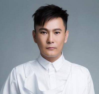 他是一代歌王,拥有4套房产且身价过亿,却一直无人嫁_张信哲_成功_一个