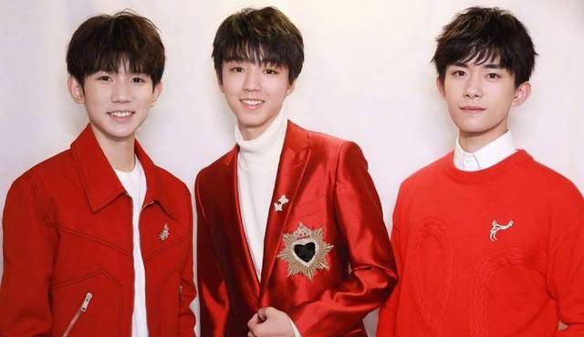 tfboys央视春晚演唱《我和2035有个约》占据多个第一,三小只太狠_舞台