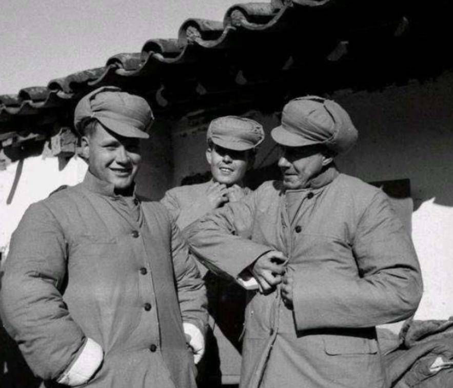 审讯美军俘虏后,1979年两人在美国餐馆遇见_刘禄_志愿军_詹姆斯·伯特