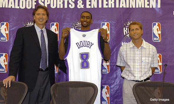 决赛面对广东的昆西-杜比单杆53分创下历史新高,连王仕鹏都惊呆了.