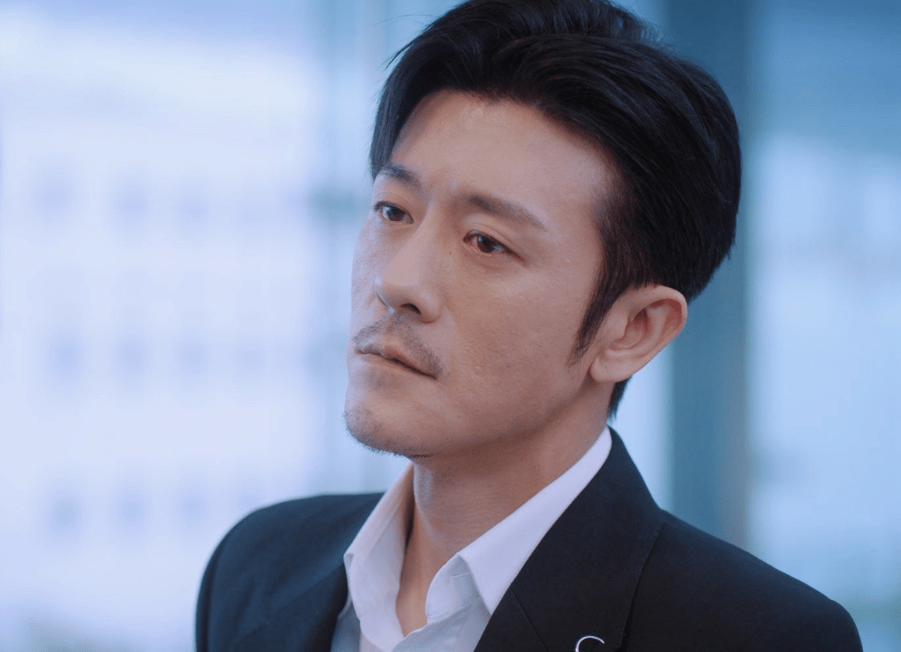 而关于已婚,她的妻子也是一名制片人,她叫作林雨辰,两人结婚已经很久