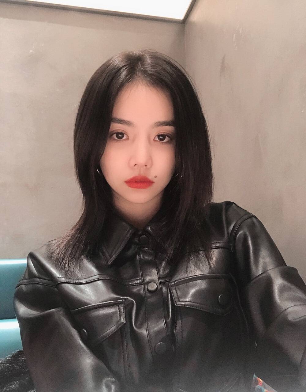 陈雅馨生活中真挺有个性的,身材很骨感,而且感觉身体柔韧性很好_服装