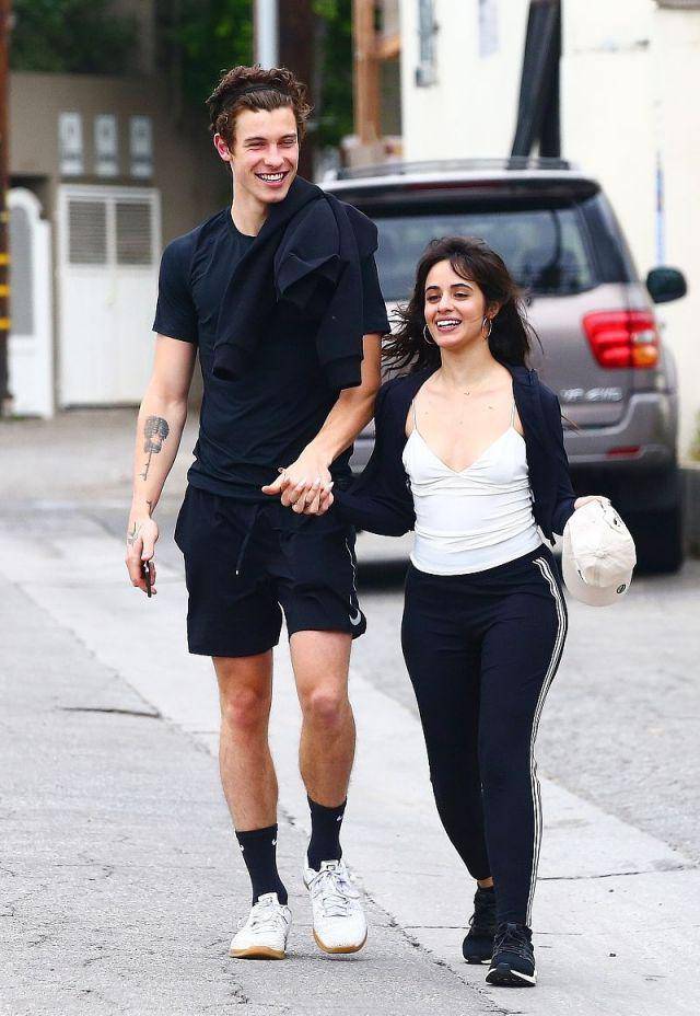 贾斯汀比伯合作海莉前任"泯恩仇",自称15岁已封王,似意难平_萌德_留言