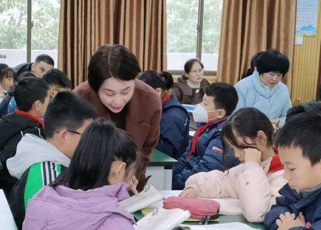 富阳环山中小:聚焦单元整合共研减负增效_教学_文言文_课文