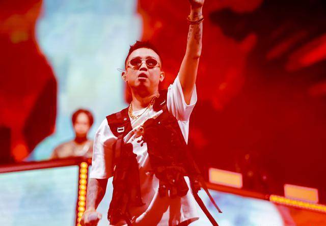 早安聊说唱巅峰对决,杨和苏对gai输赢无悔!_舞台_版本_王位