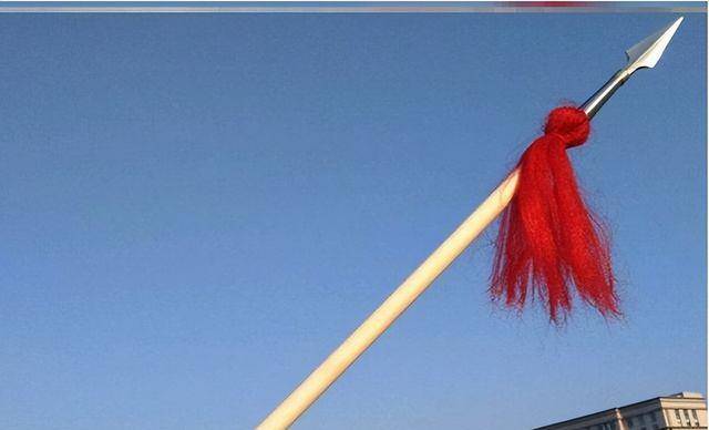 古代枪上为什么要绑红缨?是为了装饰吗?