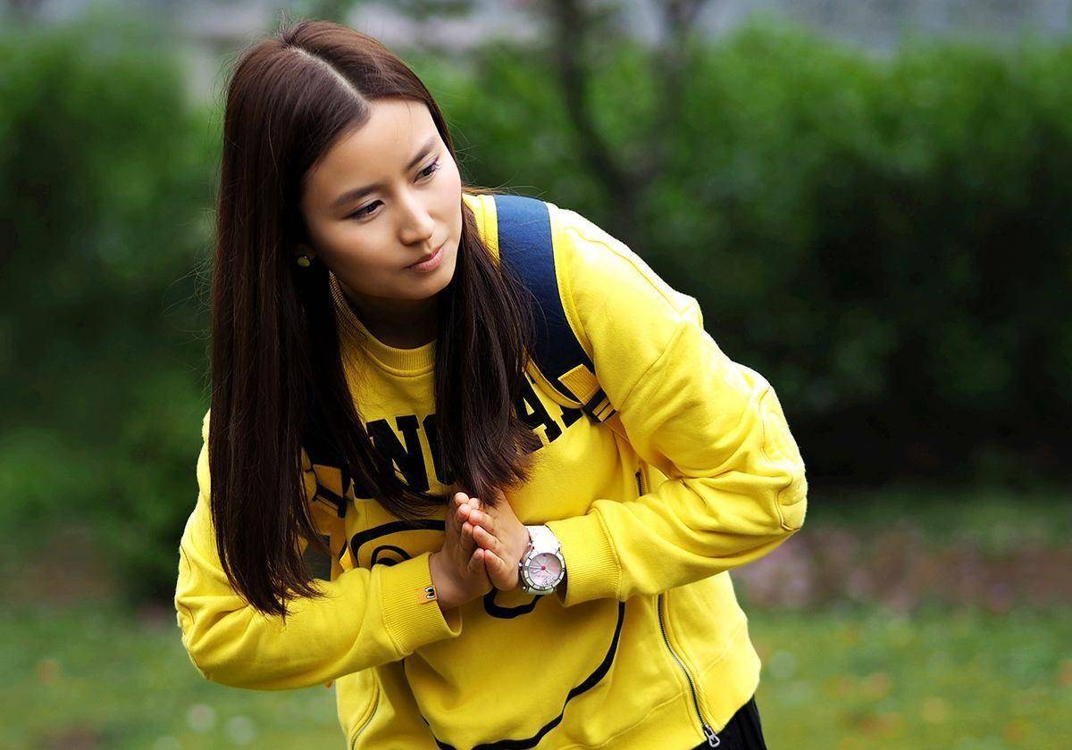 东方卫视伏玟晓晒照,33岁的她淡妆出镜,两婚两离的她状态相当好_节目