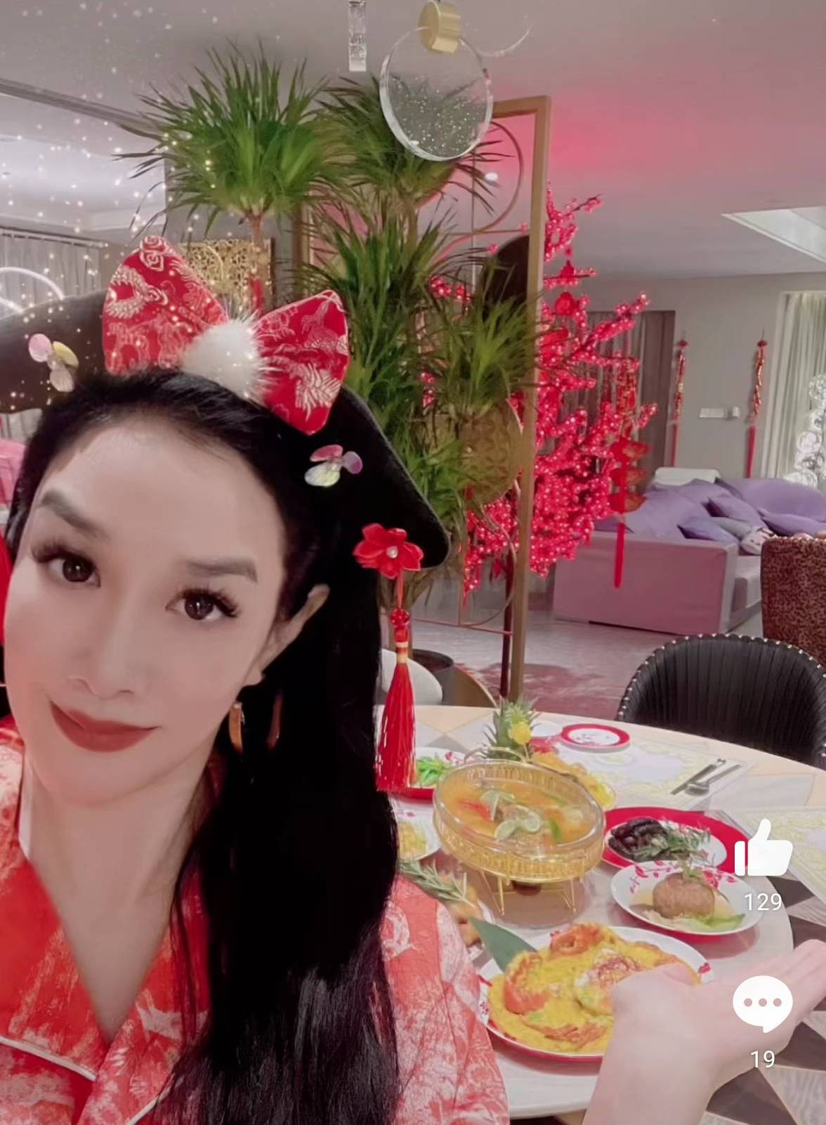 钟丽缇张伦硕晒拜年写真 两人对镜比心恩爱甜蜜-搜狐大视野-搜狐新闻