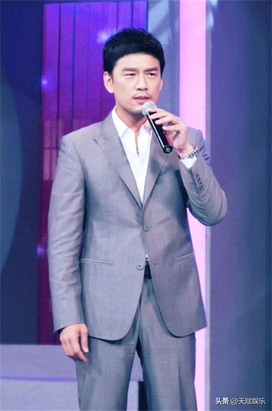 《职场是个技术活》56集电视剧中男演员王耀庆写真照(3)