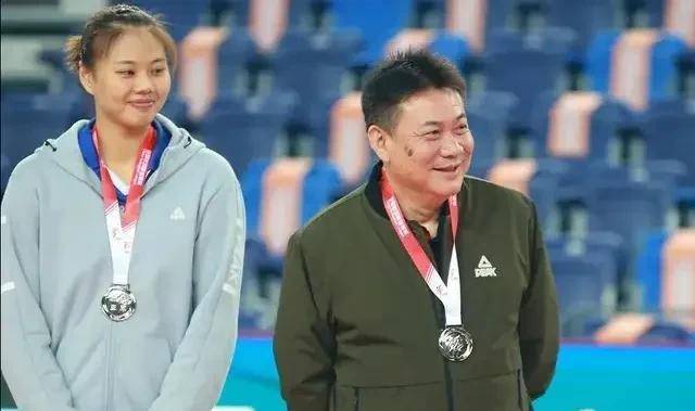 安家杰退出竞争,郎平加入选拔团队,女排主教练逐渐"清