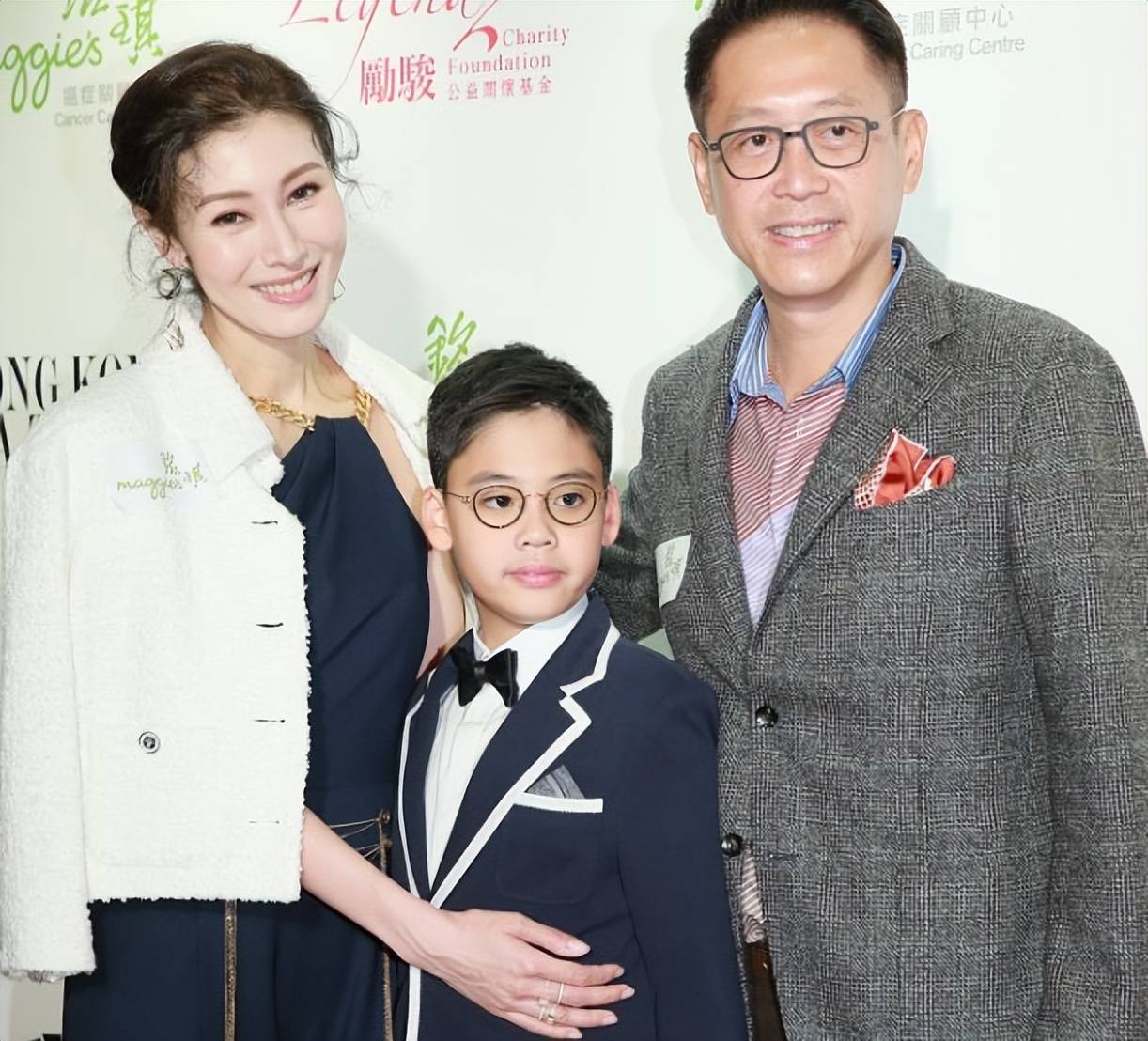 身高已不输父母,却挺着一个啤酒肚_许建彤_许晋亨_李泽楷