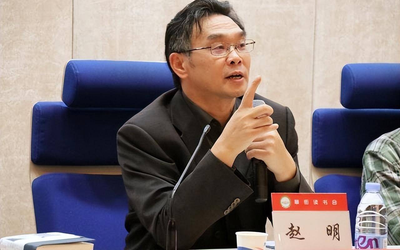 网曝西南大学教授性侵女学生3年,利用导师身份胁迫,引人深思_赵教授