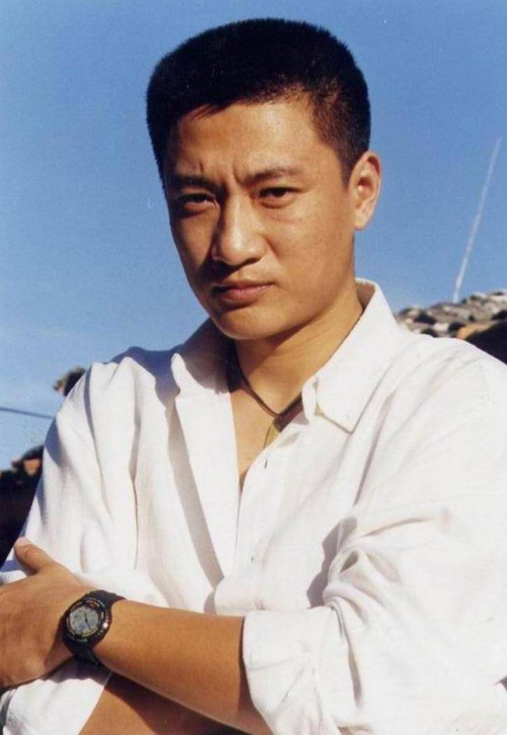 实力派演员韩青:娶平凡妻子,婚后生一女,如今生活幸福甜蜜_范冰冰_男