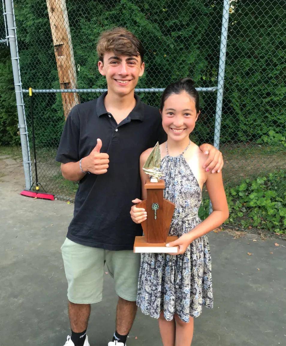 把"母亲节"说成"妈妈的天"的甜心夏天长大了,你觉得变化大吗_poppy