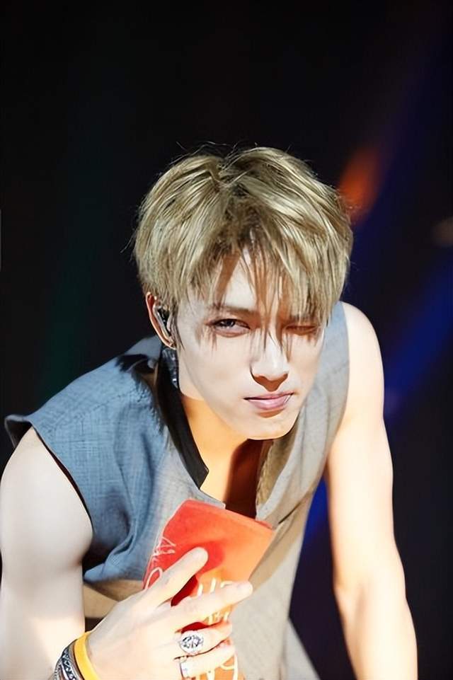 崔民勇_金贤重_裴勇俊