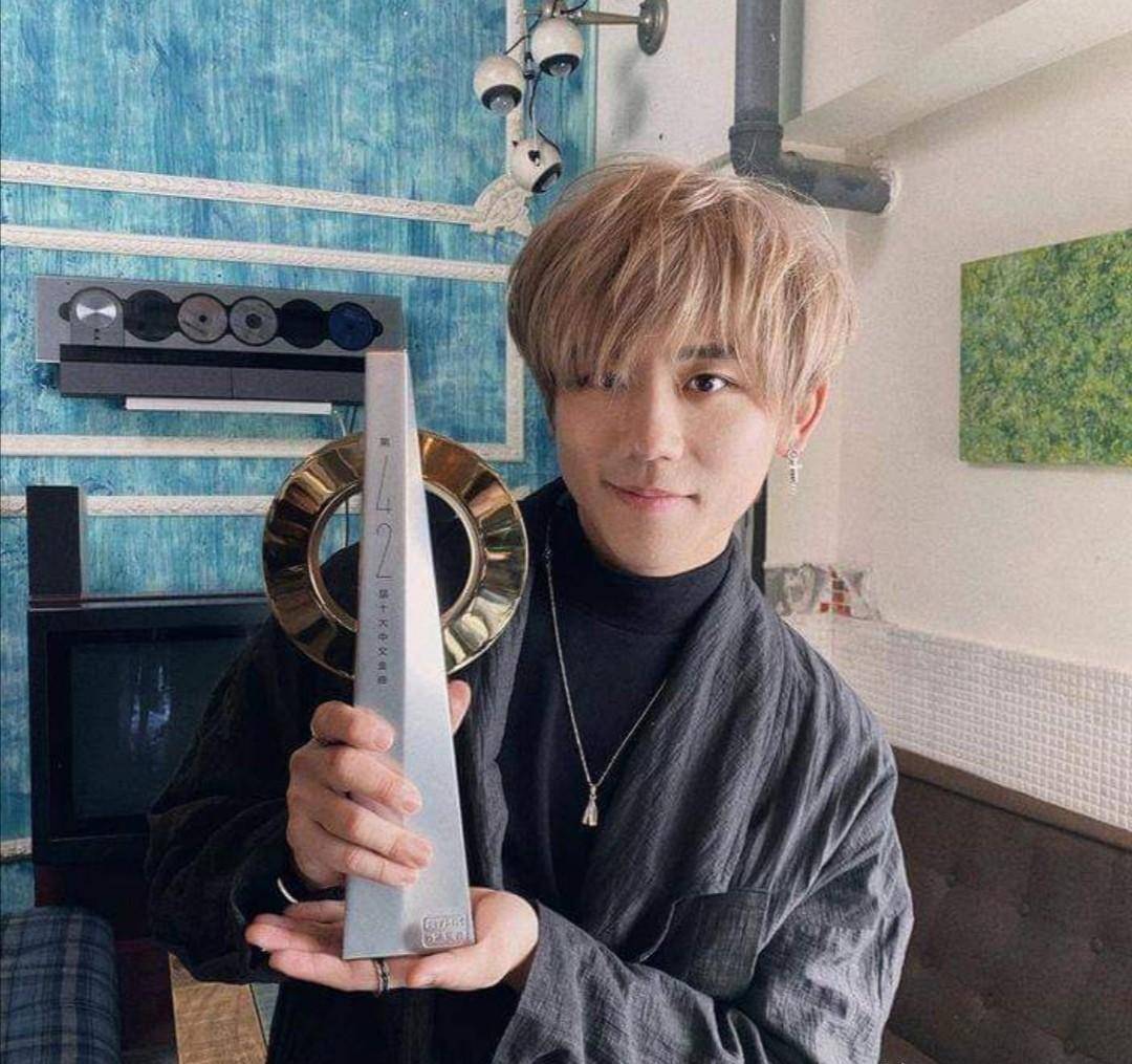 曾入《快乐男声》30强,今年收入达200万_姜涛_viutv_生日