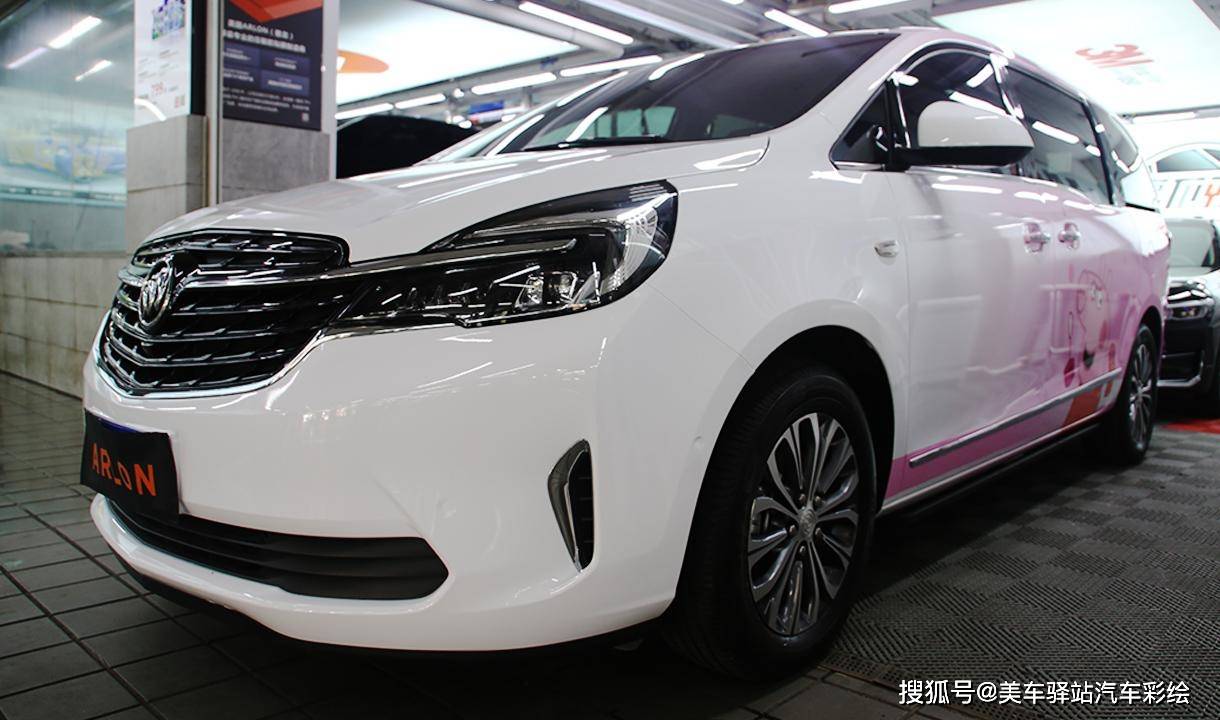 奶爸神车别克gl8改色装贴小猪佩奇彩绘膜,为孩子实现美好愿望!