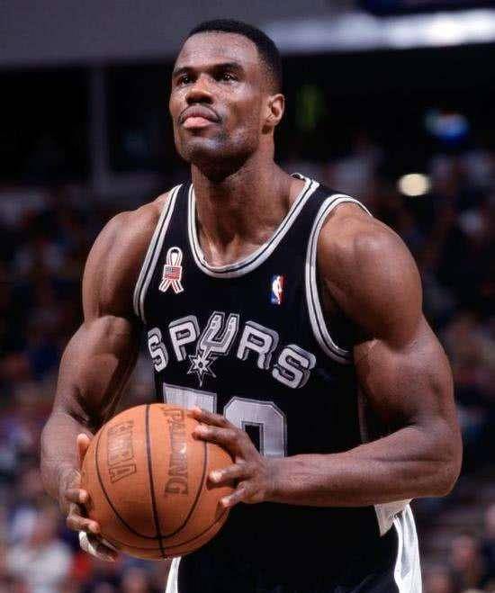 nba十大中锋排名,奥尼尔到底第几?现役一人入选_赛季_阵容_防守