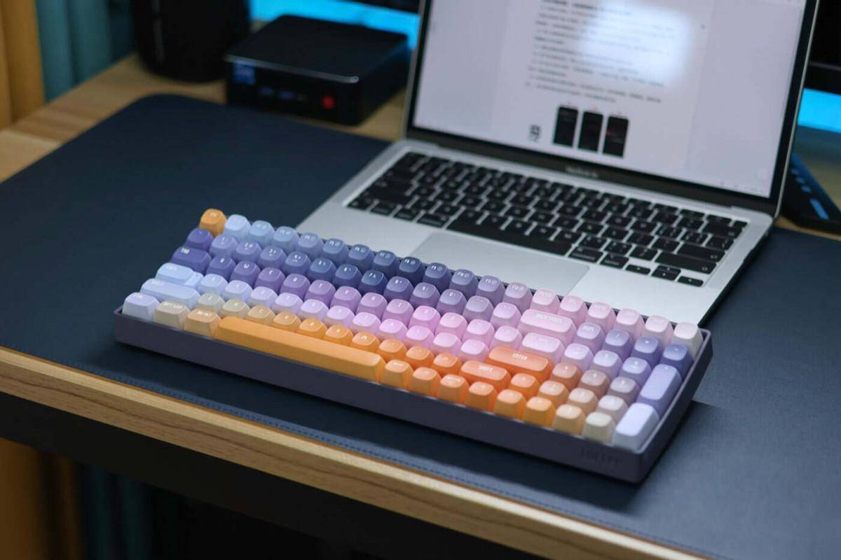 Lofree洛斐小翘星河入手体验,颜值与实用兼备的桌面好物