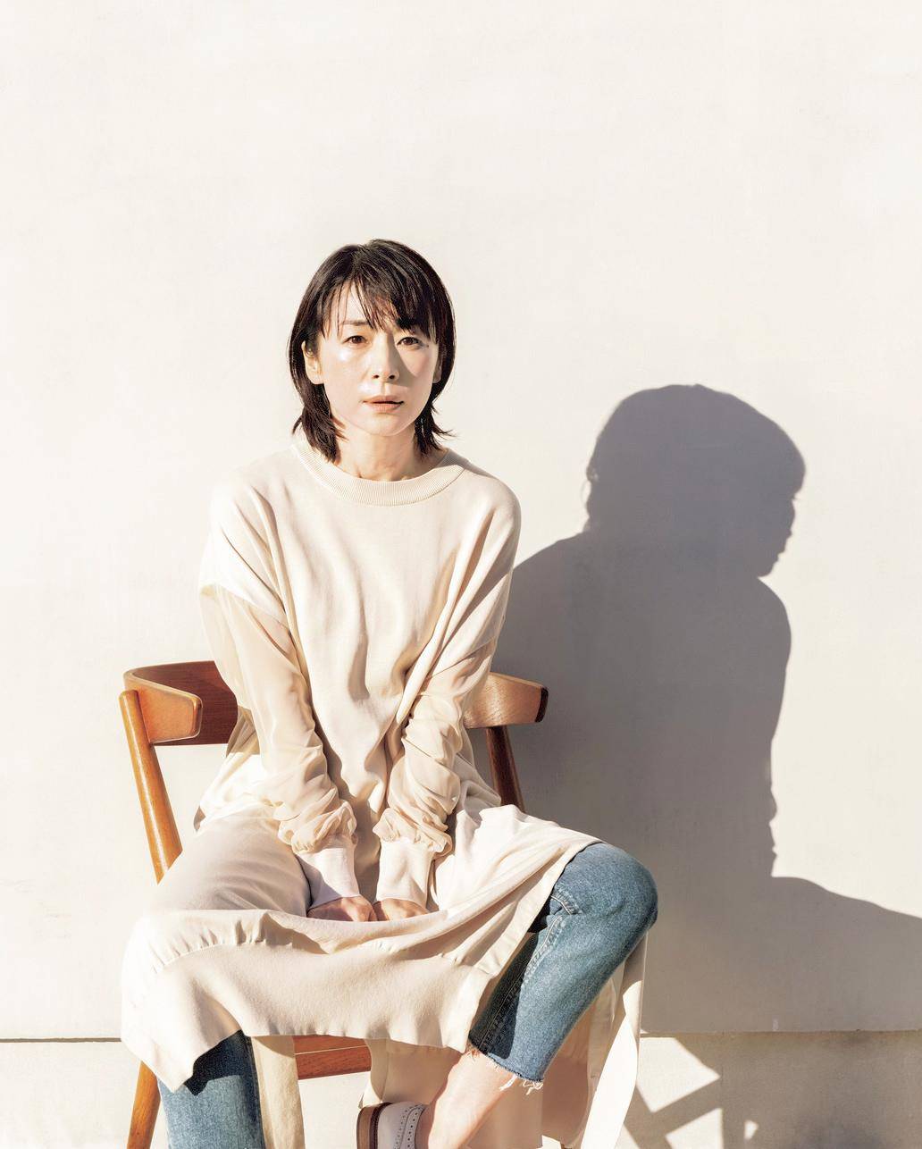 53岁模特的穿衣心得:"买一件新衣服,就会送人一件旧衣服 "_生活_西田