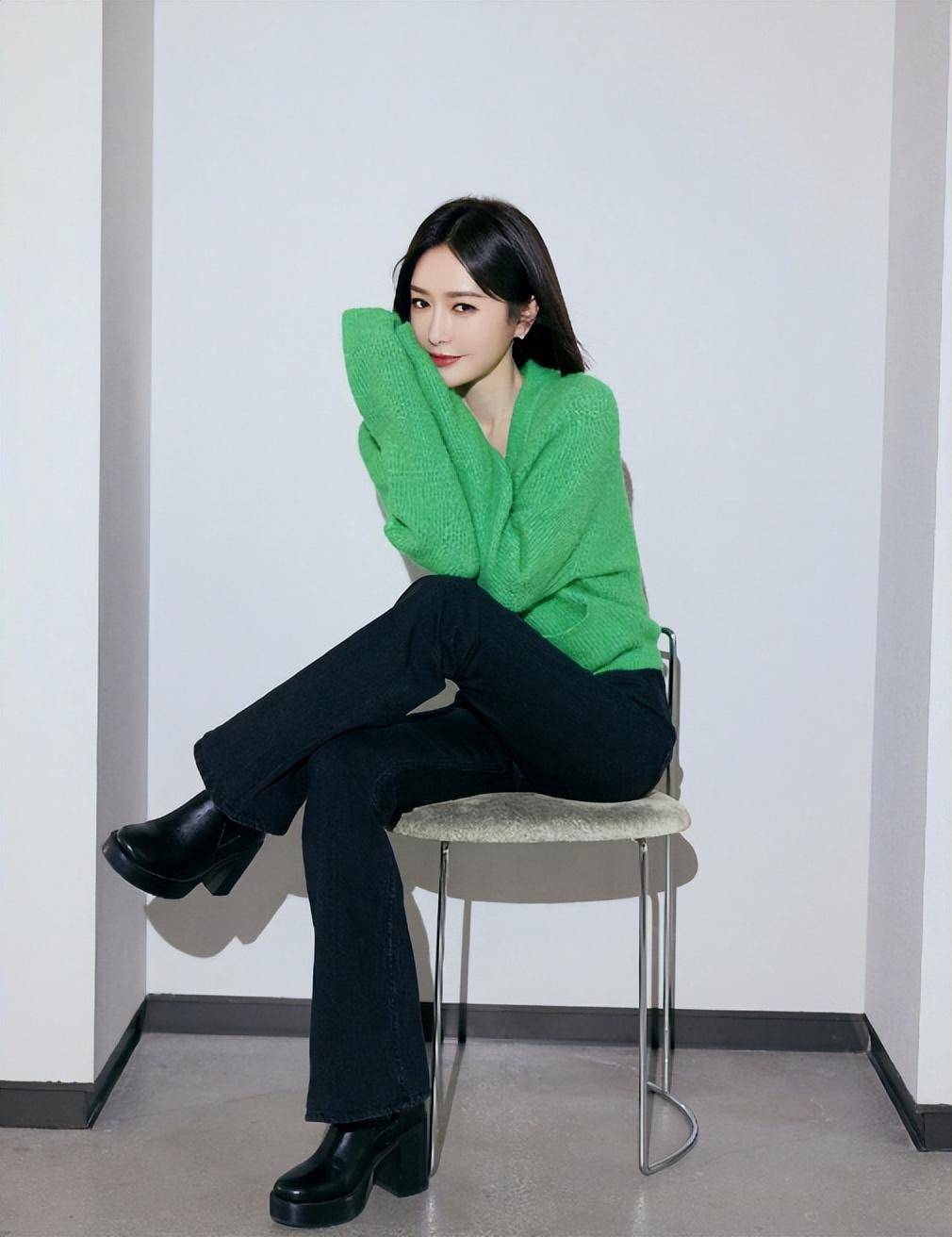 秦岚回应演春晚小品时哑嗓,患慢性咽炎,阳康还未恢复_表演_节目_声音