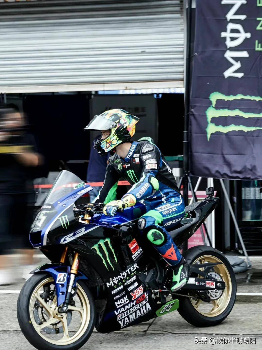 李现成熟,王鹤棣痞帅,王一博太专业_感觉_摩托车_风格