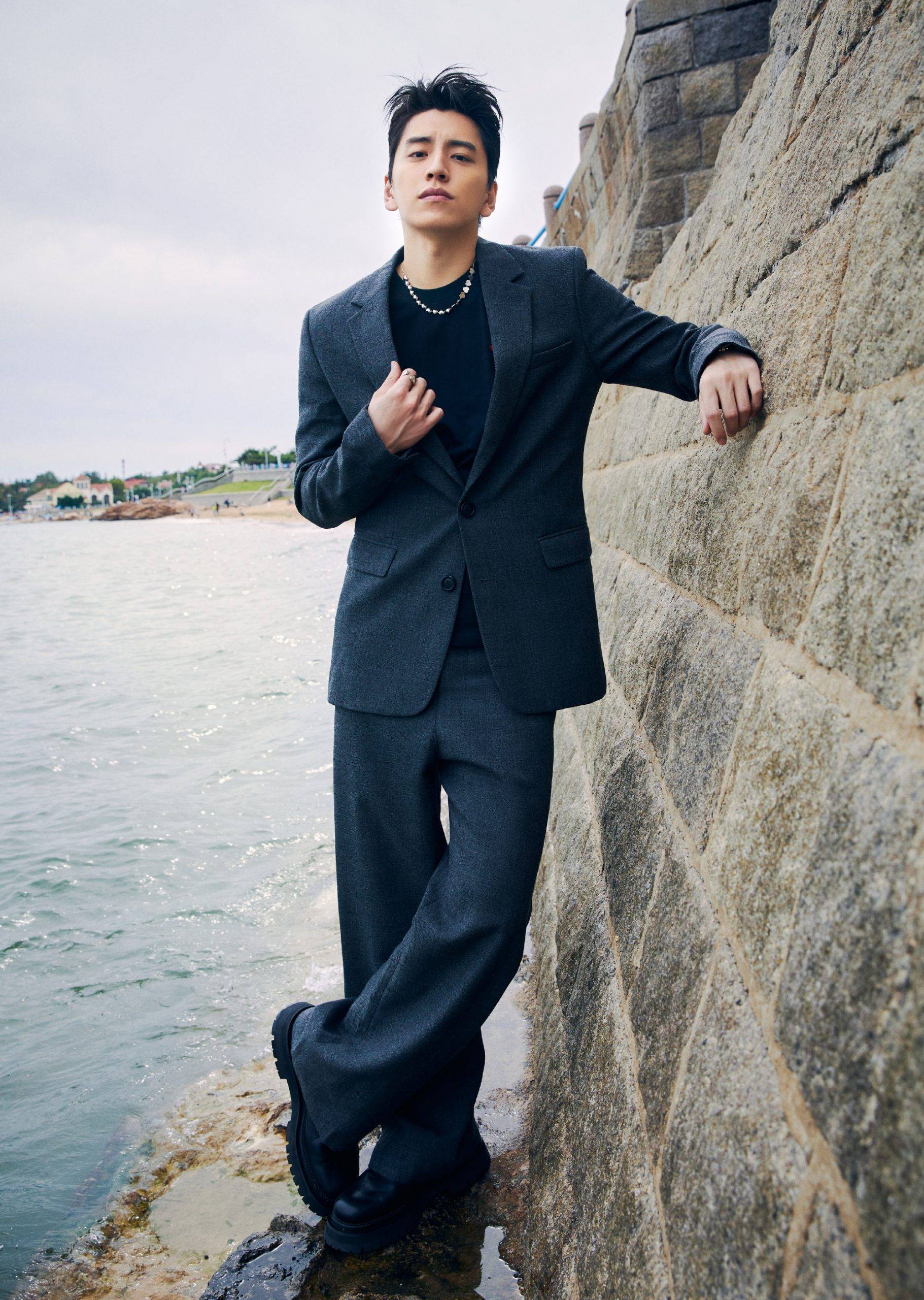 盘点演艺圈11位「痞帅男神」_魅力_剧中_一角