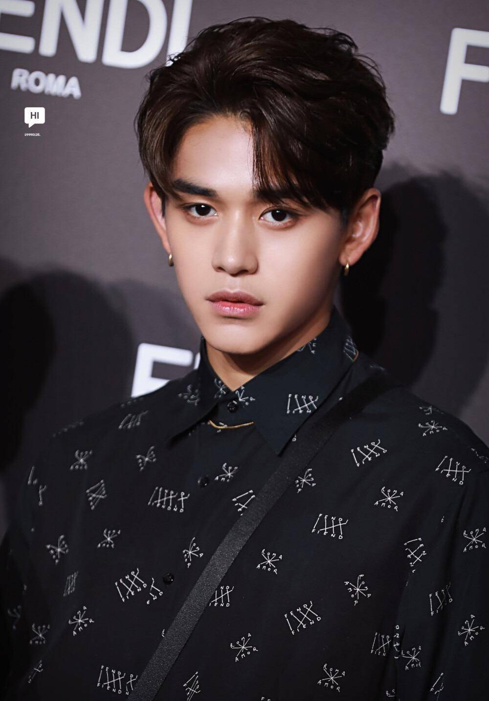 想以此试探黄旭熙风评,让前辈带着他_内地_时候_组合