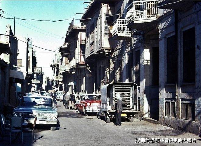 老照片 1972年伊拉克首都巴格达的繁荣生活 汽车已进入家庭_al-rashid