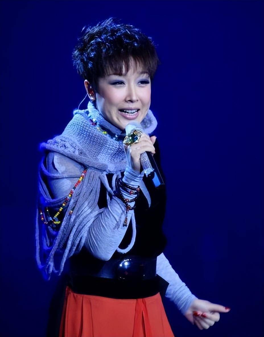 可惜,孙悦没有上《春晚》.央视的舞台久违了,应该是忘记她了.