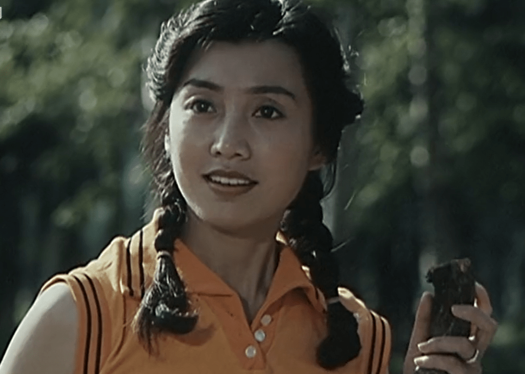 "老戏骨"巫刚与赵英离婚19年后,两人的生活相差太大_电影_工作_父母