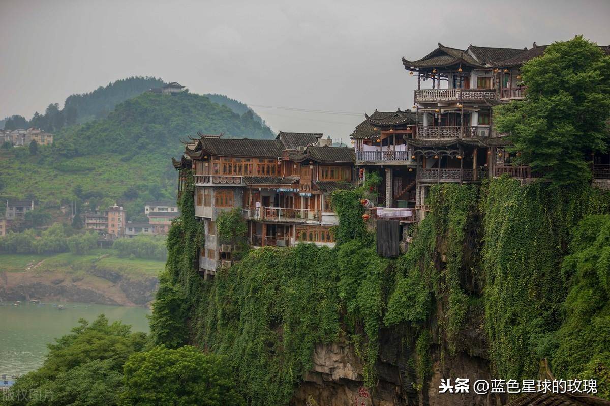 刘晓庆与姜文在这演绎爱情,惊艳了时光_芙蓉镇_湘西_吊脚楼