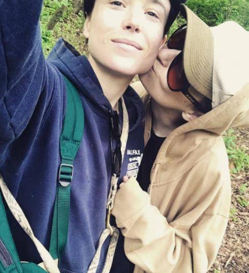 女演员艾伦佩姬34岁经历两个不同人生,接受身材部切除术,大秀腹肌