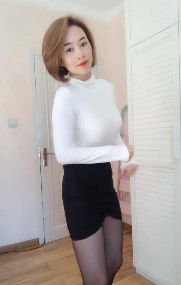 30多岁短发的少妇,从骨子里散发出一种知性女人味_手机搜狐网