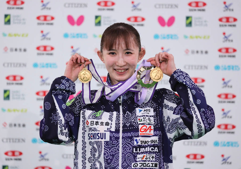 22岁日本女乒早田希娜:漂亮清纯身材好,3冠王积分远超伊藤美诚_比赛