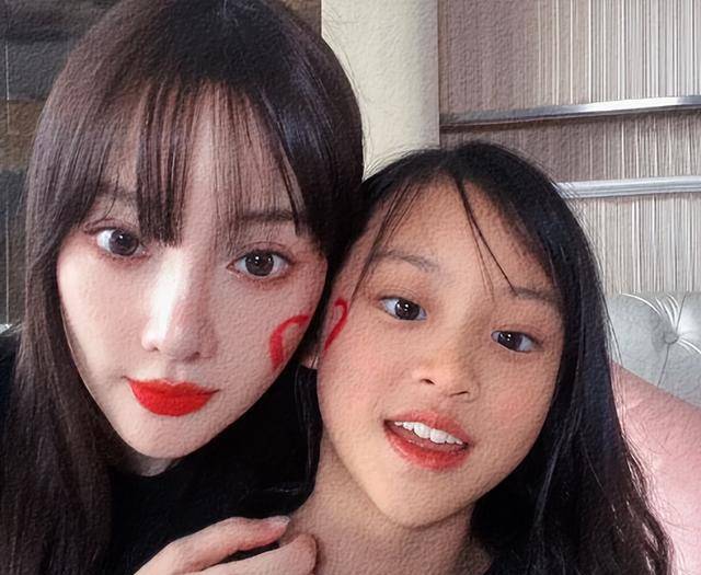 10岁甜馨下场维护妈妈,不希望再提pg1,却被怀疑是李小璐所为_评论