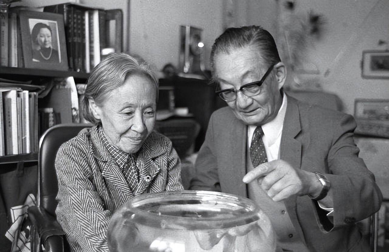 三妹 爱新觉罗·韫颖与儿子溥仪的三妹叫韫颖,乳名佩格,英文名lily,生